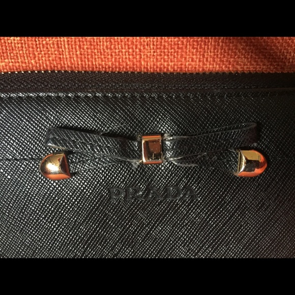 Prada Saffiano Wallet - Picture 3 of 14